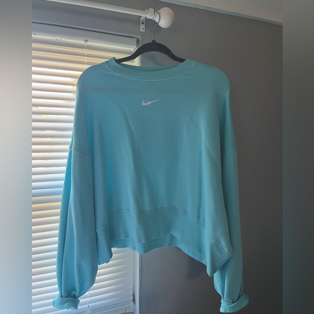 Blue Nike Crew Neck Size Medium